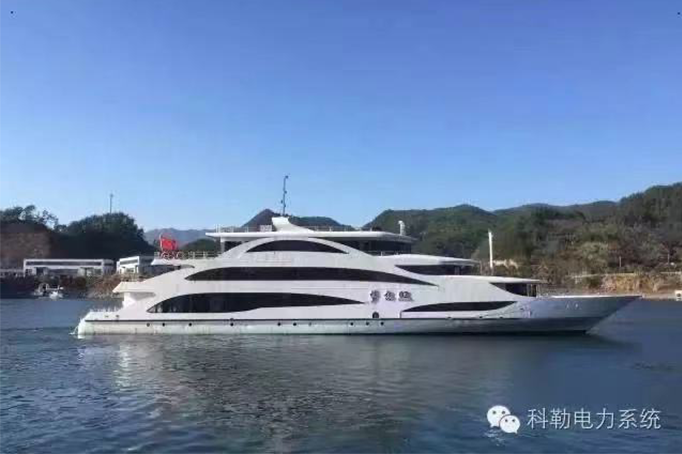 豪华夜游船 科勒供动力
